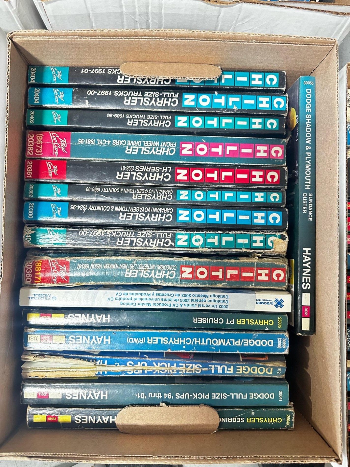 CHILTON & HAYNES MANUALS - Image 2